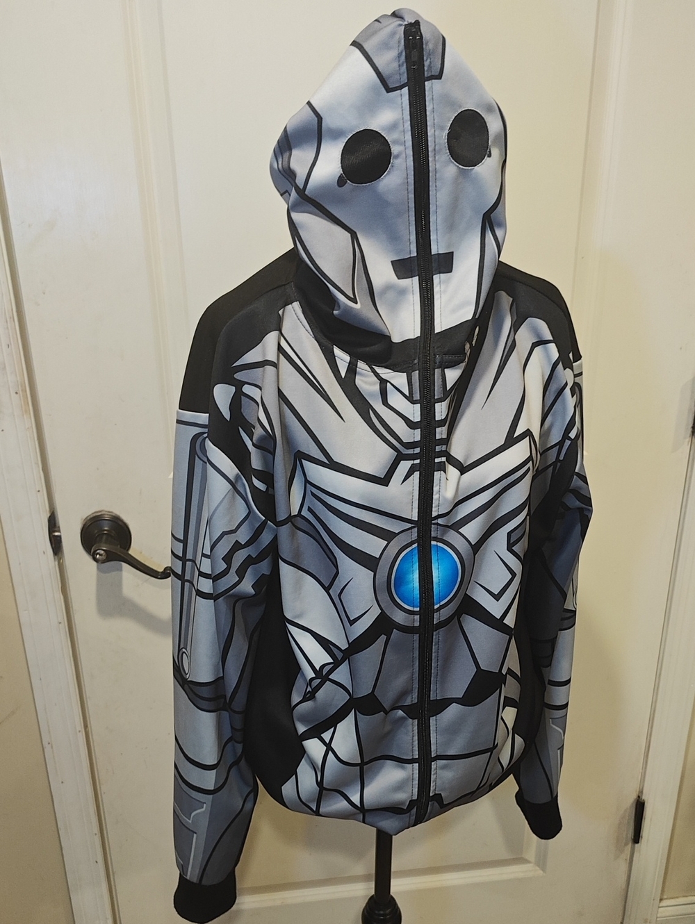 Doctor Who Cyberman Gray & Black Zip-Up Graphic Hoodie Character BBC
